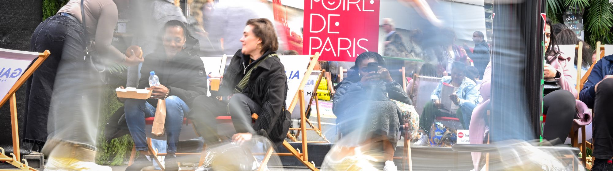 Banderoles aux couleurs de Foire de Paris