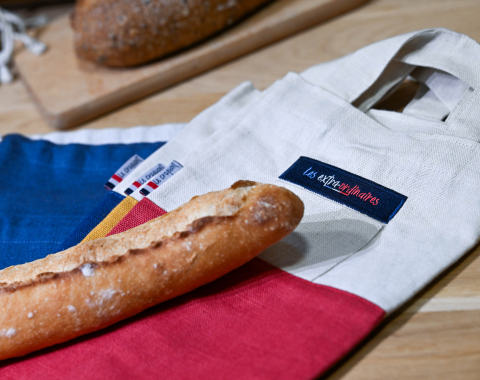 Baguette typiquement française sur le village de la création française