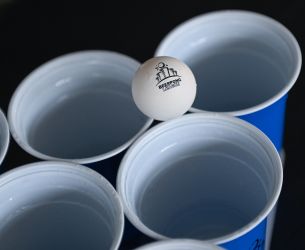 verre bleu pout tournoi de beer pong