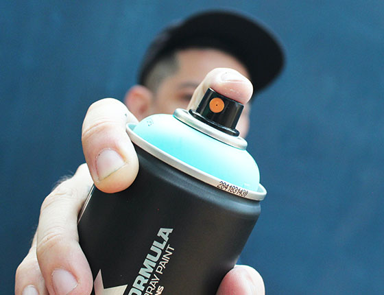 Graffeur avec sa bombe