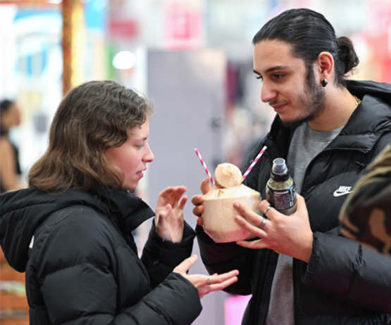 visiteurs jeunes sur Foire de paris